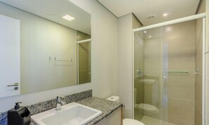 Basic Apartment | Bathroom - Complete and Modern Accommodations in a Building With gym - MCP (Porto Alegre)