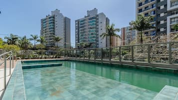 Apartamento básico | Piscina