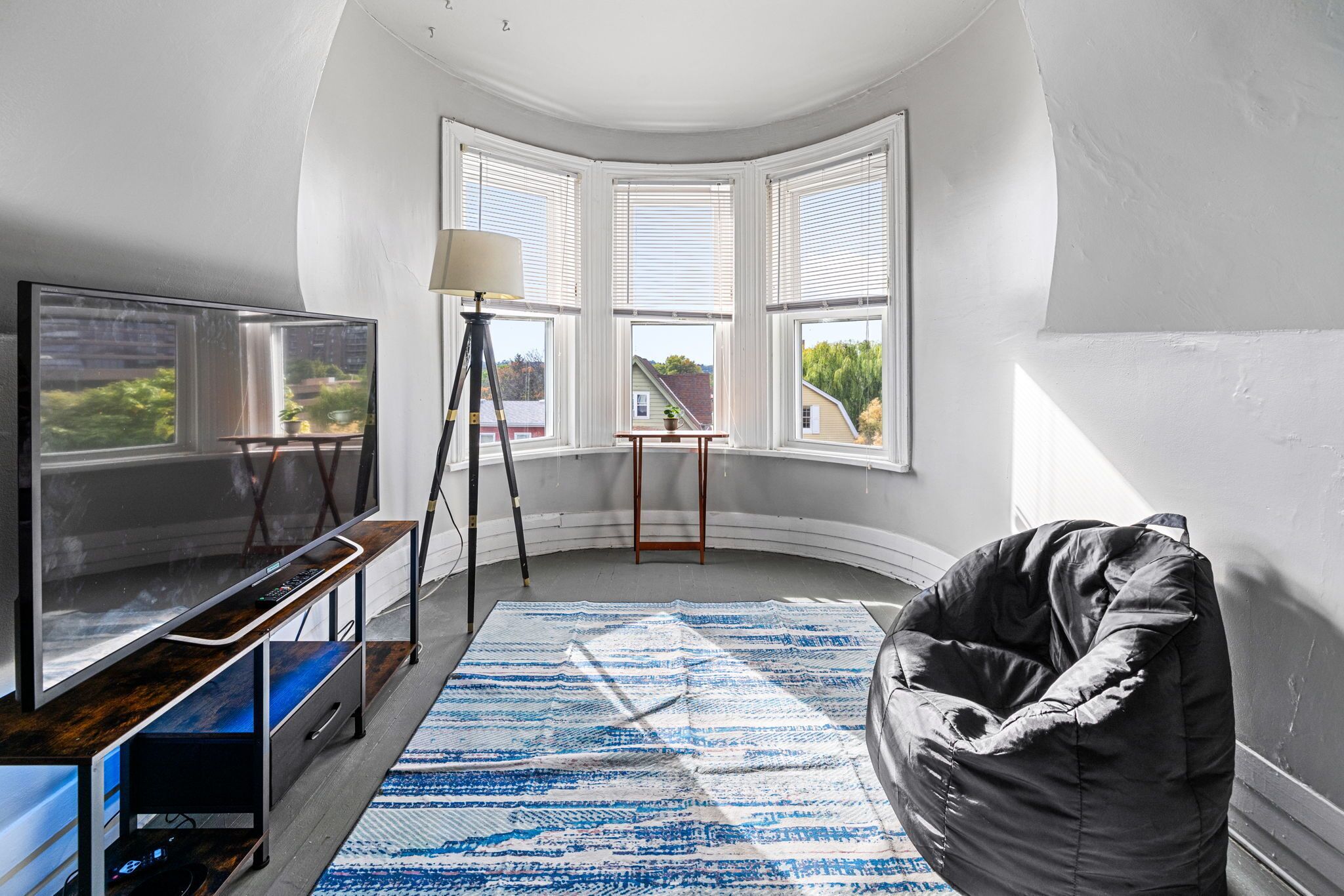 Comfort House, Non Smoking, City View | Living area