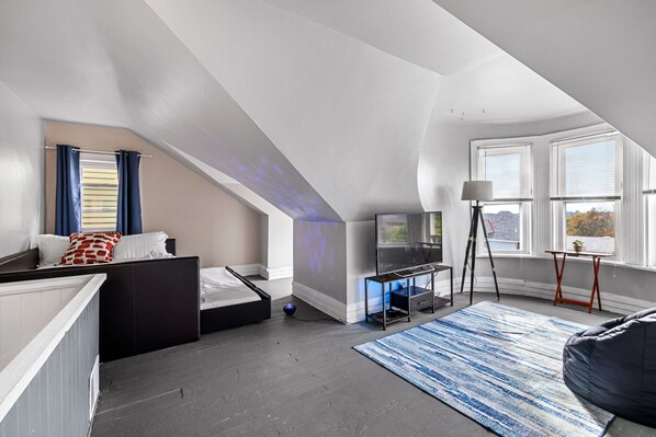 Comfort House, Non Smoking, City View - 5BR near all the Action (Pittsburgh)