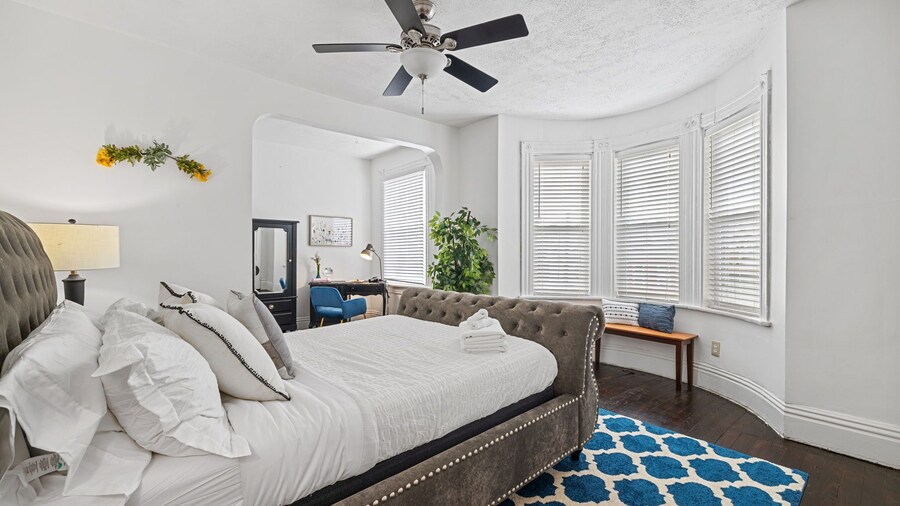 5BR near all the Action