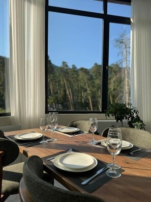 Restaurant - Emerald Borjomi Hotel (Borjomi)