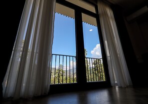 Chambre familiale | Literie de qualité, lit avec matelas en mousse à mémoire, minibar