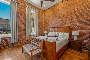 3 sovrum, skrivbord, strykjärn/strykbräda och wi-fi