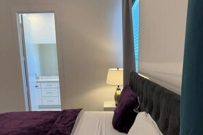 3 soverom, strykejern/-brett, internettilgang og sengetøy