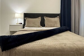 3 chambres, fer et planche à repasser, accès à Internet, literie fournie