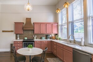 Private kitchen - The Estuary Indy - Your Private Sanctuary! (Indianapolis)