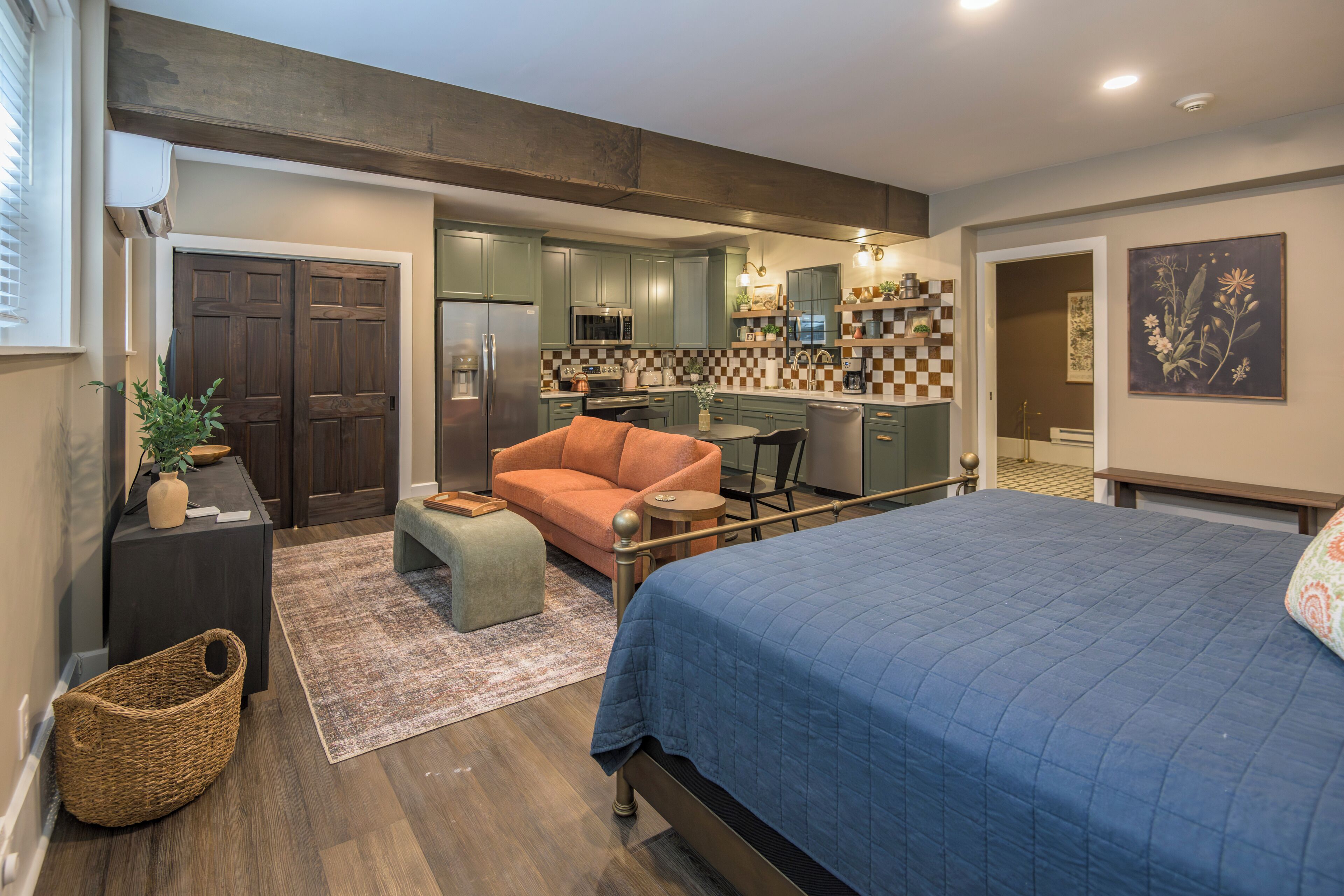 4 soverom, strykejern/-brett, internettilgang og sengetøy