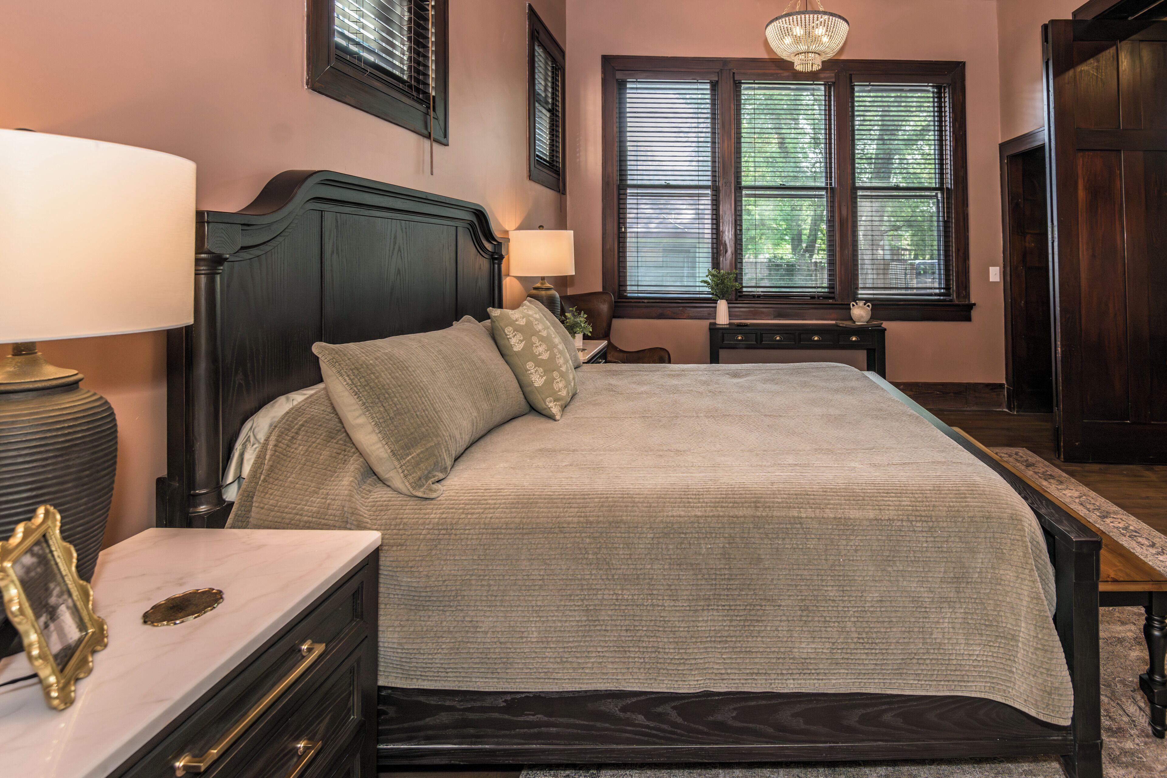 4 Schlafzimmer, Bügeleisen/Bügelbrett, Internetzugang, Bettwäsche