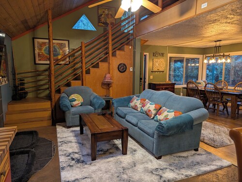 Fantastic 3-bedroom house with AC in Roseburg