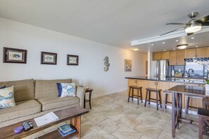 Appartement, 1 slaapkamer, uitzicht op resort | Woonruimte