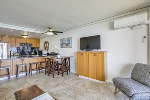 Appartement, 1 slaapkamer, uitzicht op resort | Woonruimte