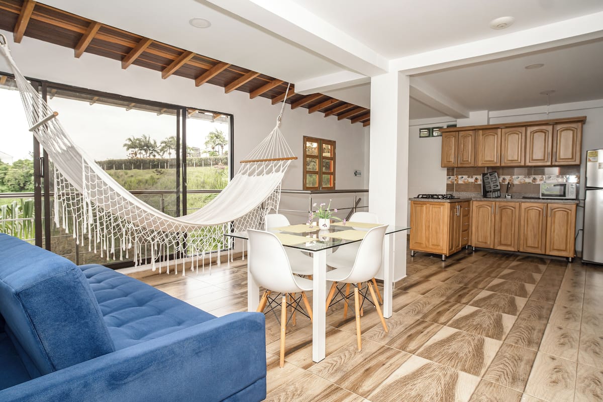 华丽公寓, 露台, 湖景 | 起居区