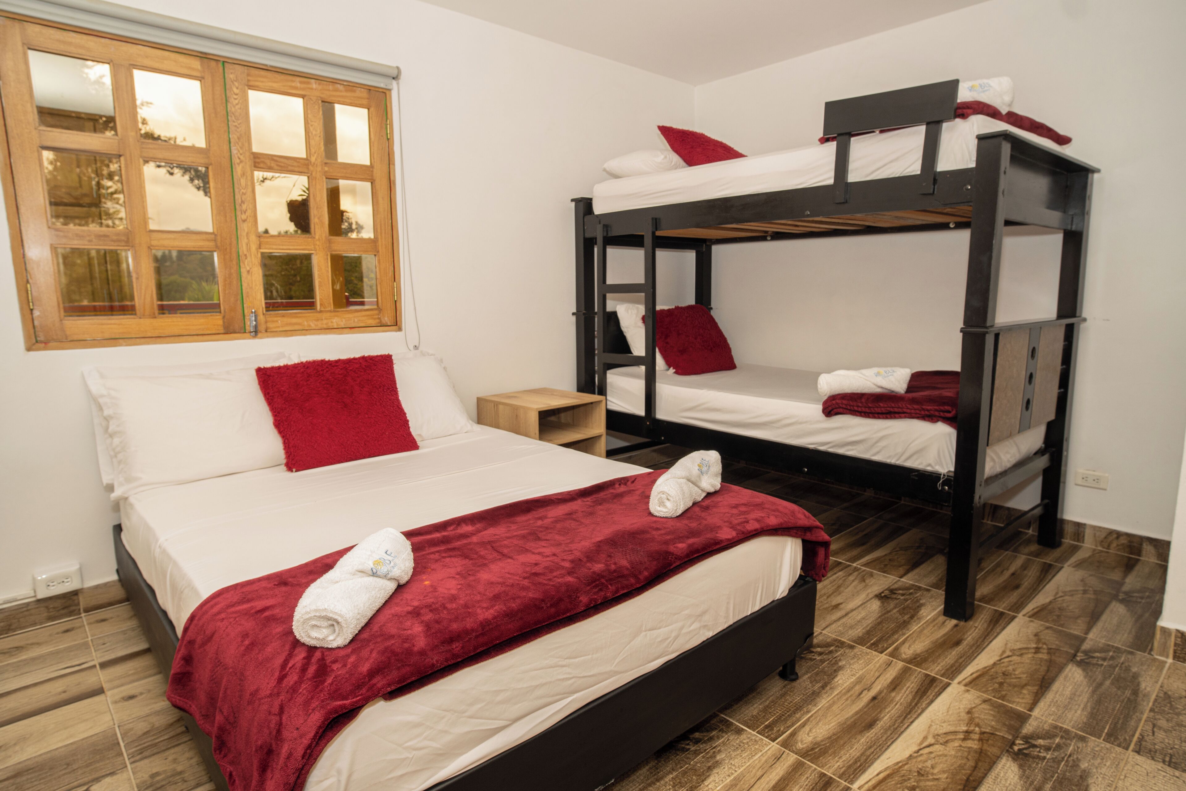 Appartement Deluxe, cuisine, vue lac | Wi-Fi gratuit, draps fournis