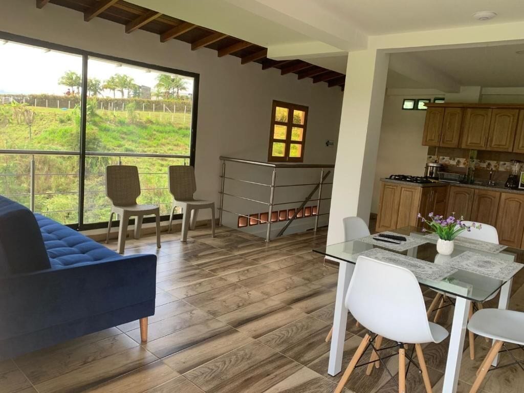 华丽公寓, 露台, 湖景 | 起居区