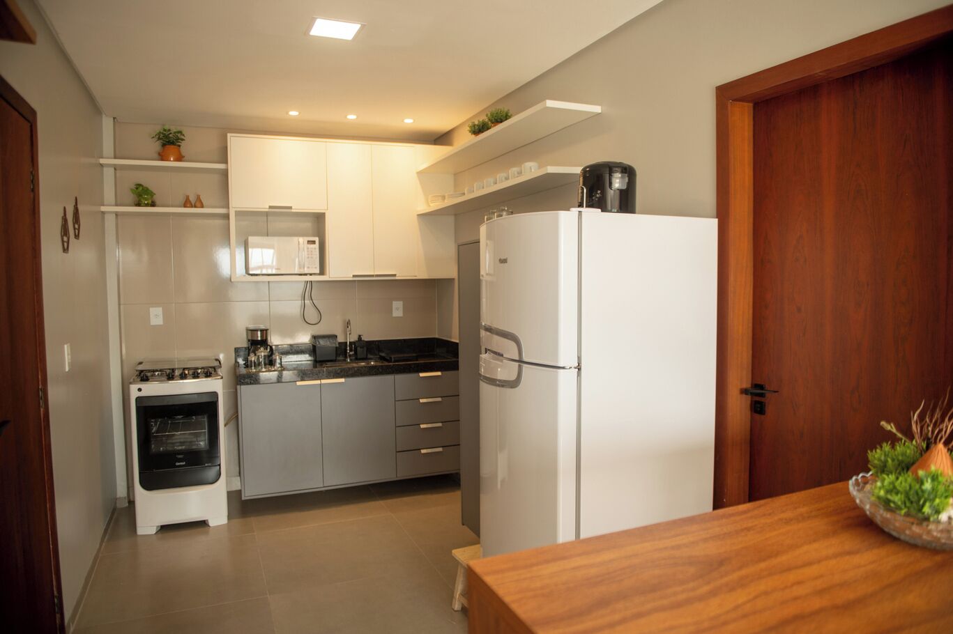 Apartment, Smoking