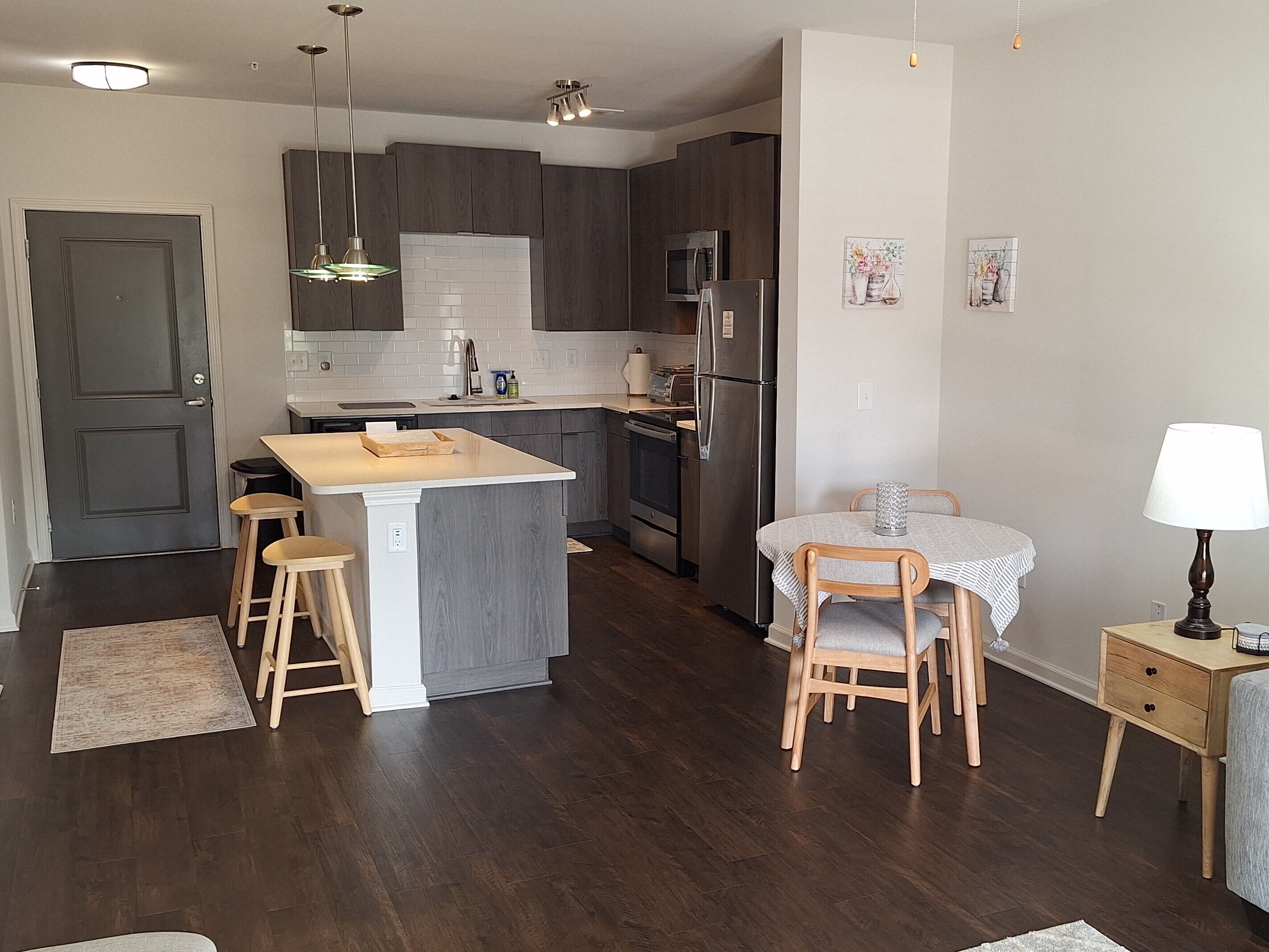 雪櫃、微波爐、焗爐、爐具