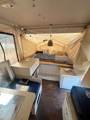 2 bedrooms, WiFi, bed sheets