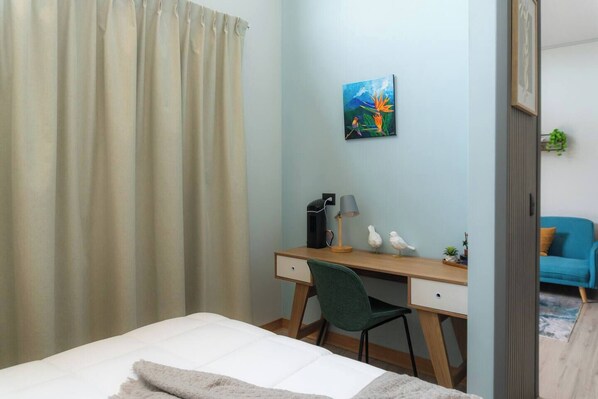 Desk, laptop workspace, iron/ironing board, free WiFi