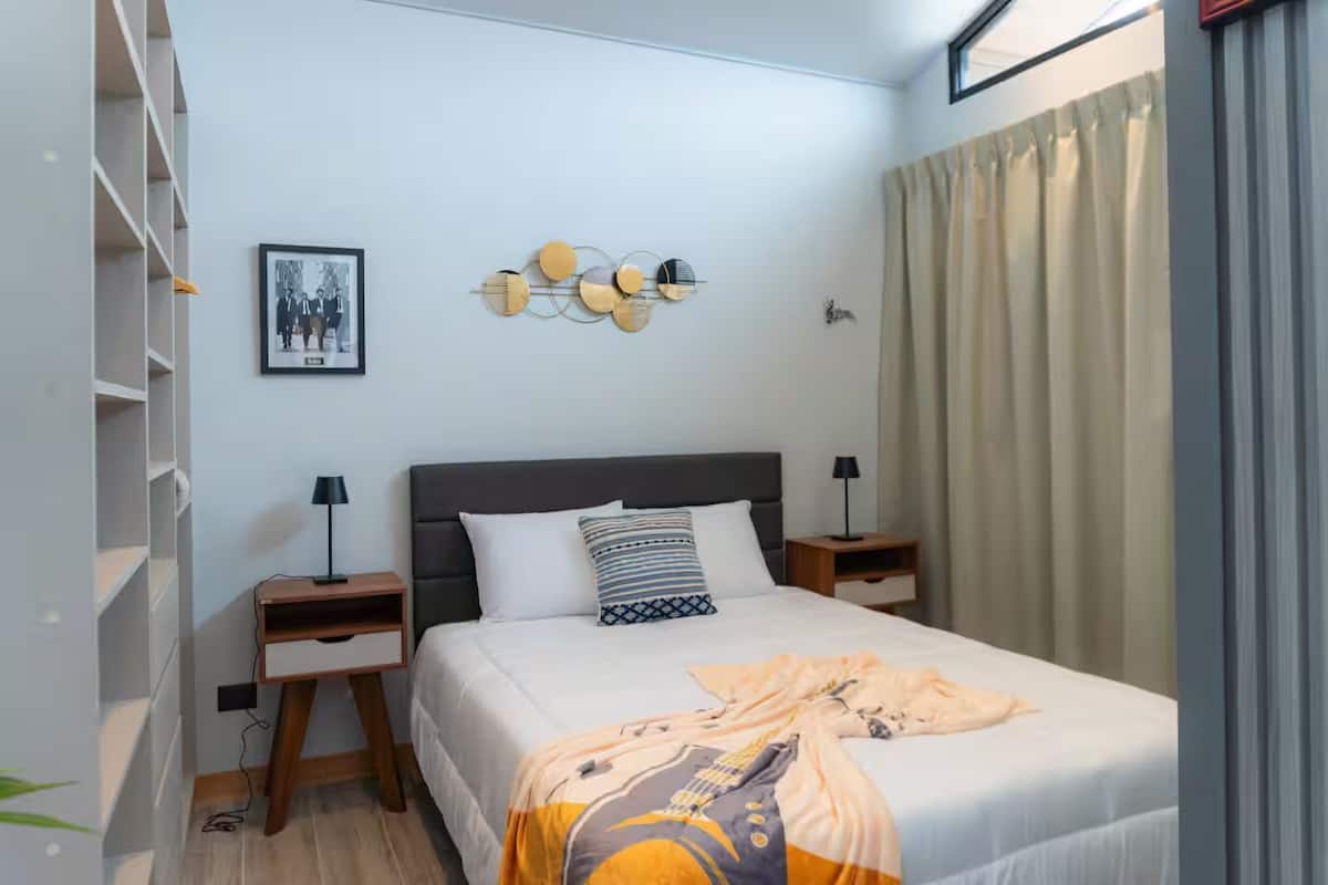 Desk, laptop workspace, iron/ironing board, free WiFi