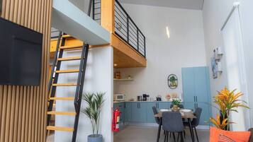 Deluxe Apartment, Patio | Private kitchen | Microwave, cookware/dishes/utensils