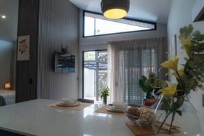 Classic Apartment, Patio | Private kitchen