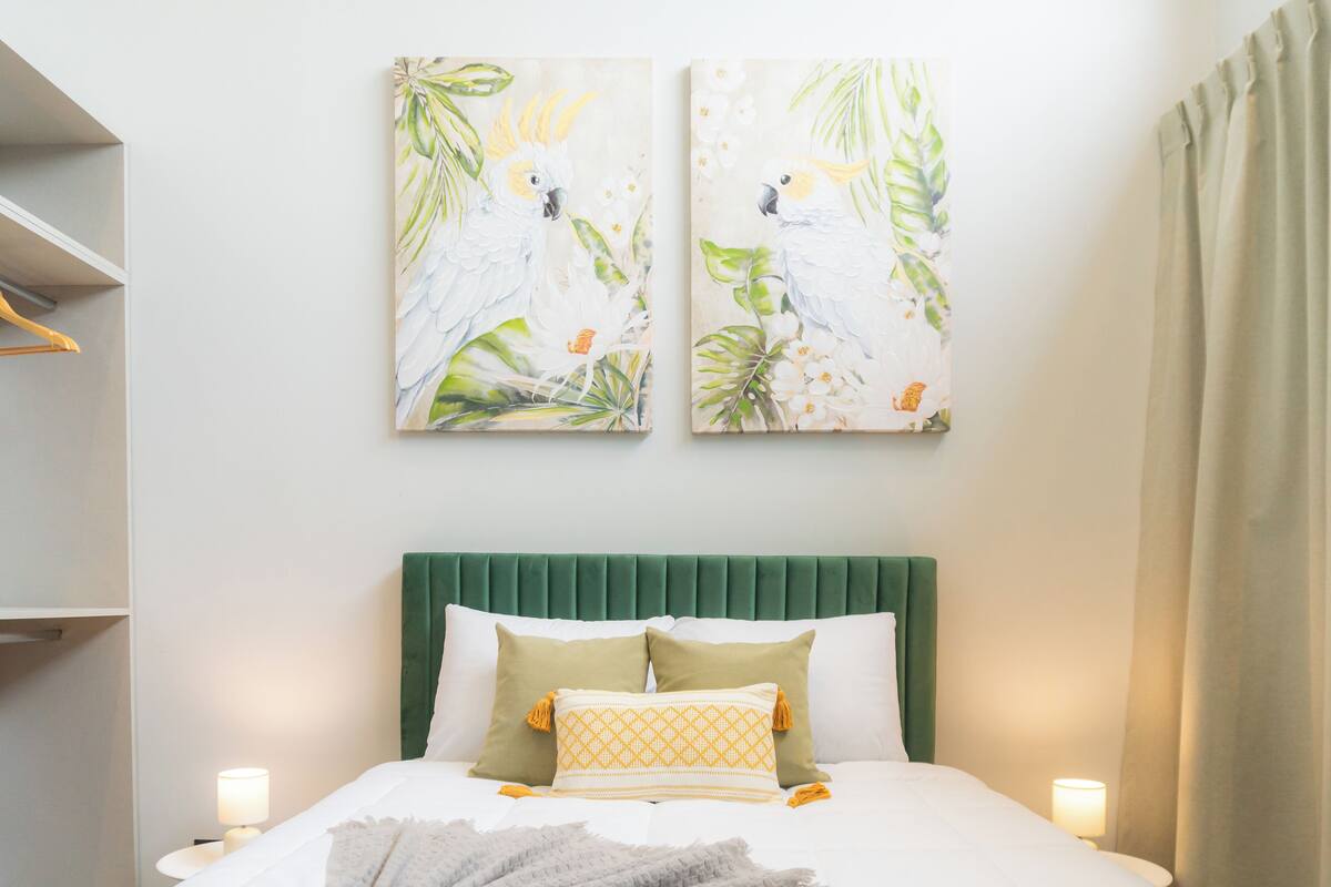 Appartement classique, patio | Bureau, espace de travail pour ordinateurs portables