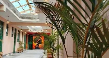 Asante Luxury Suites Bed & Breakfast