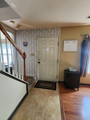 المنشأة من الداخل