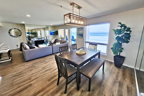 Modern Coastal Escape with Breathtaking Ocean View, Communal Pool and Barbecue