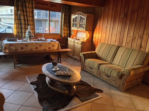 Luxurious apartment SKI at your feet.