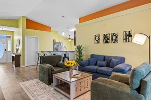 TV, ping pong, stereo - Solar Pool & Fun|4BR Milton (Milton)