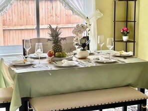 Dining - Cozy Beach Retreat w/ Pool & Ping Pong Table (Milton)