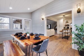 Dining - Pocono Retreat 4BR, Hot Tub,Game Room,  (Long Pond)
