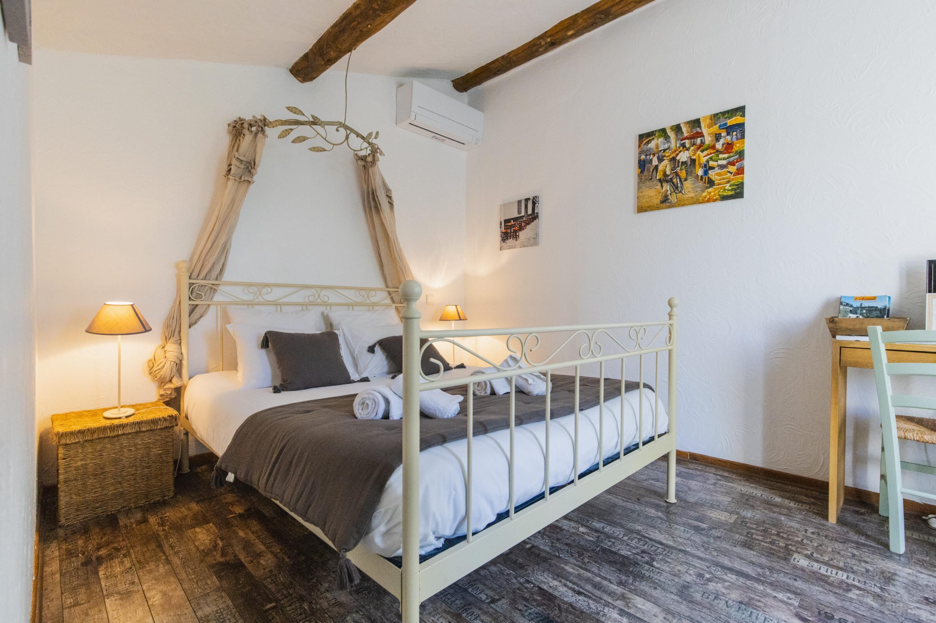 1 bedroom, WiFi, bed sheets