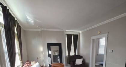 3-bedroom house in amazing Bellevue close to Downtown!