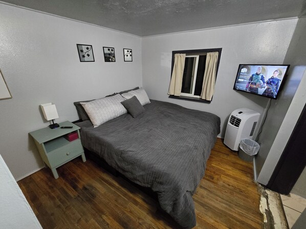 1 bedroom, desk, iron/ironing board, free WiFi - Cozy apartment in the back (Denver)