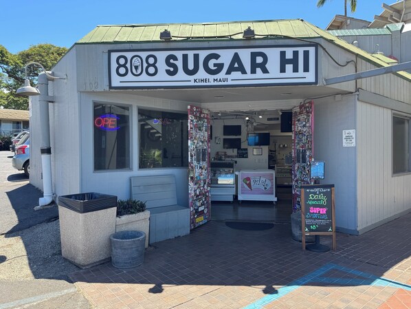 A storefront with a sign reading "808 SUGAR HI" in Kīhei, Maui. - Kihei Kai Nani (Kihei)