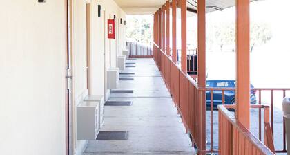 American Inn & RV Park