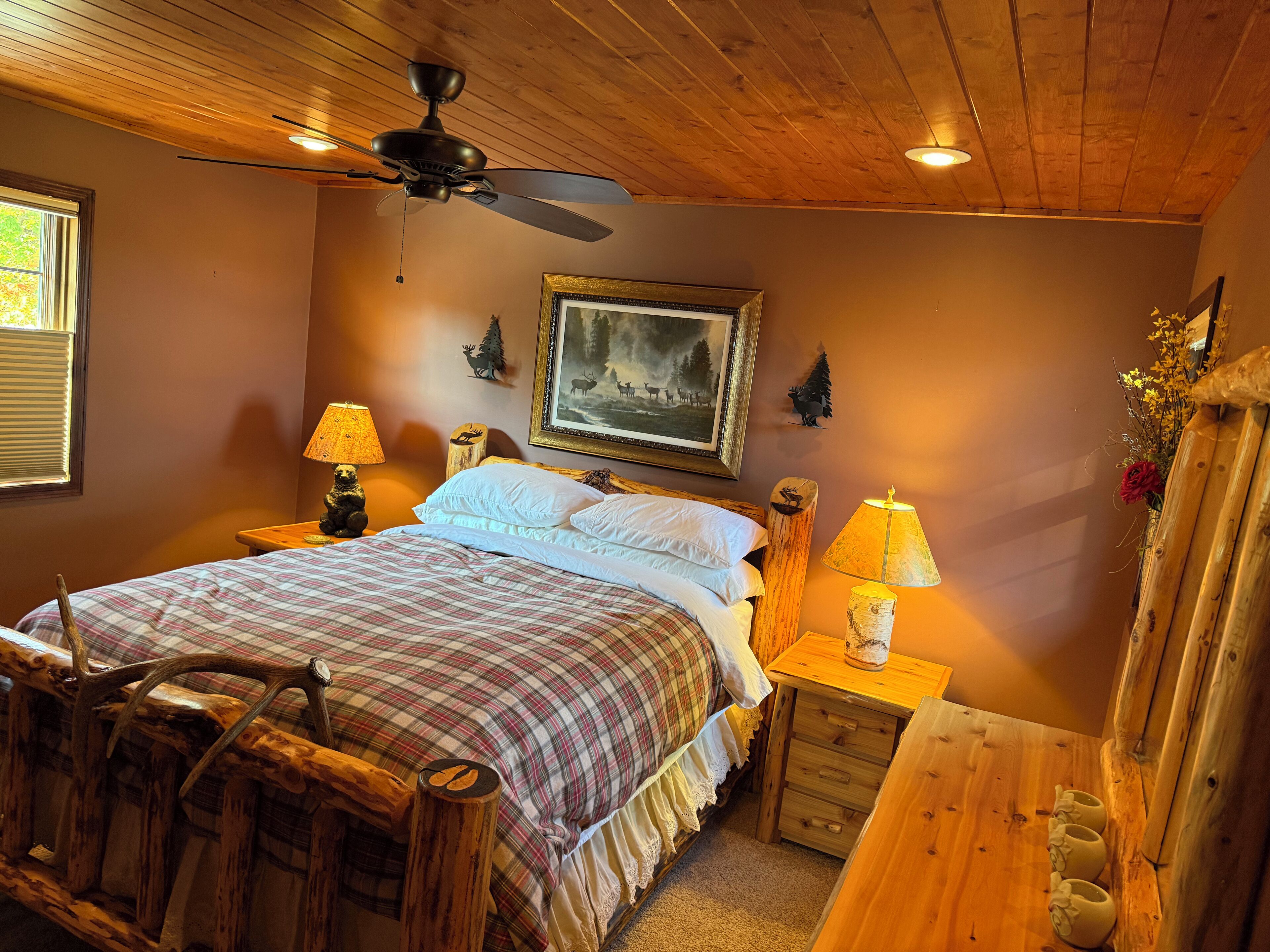 3 عدّة غرف نوم وواي فاي وملاءات أسرّة