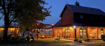 Leech Lake Waterfront Home, Panoramic Views 3bd/2ba and swinging firepit chairs.