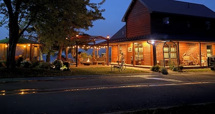 Leech Lake Waterfront Home, Panoramic Views 3bd/2ba and swinging firepit chairs.
