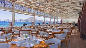 Outdoor dining - VILLA DEL ARCO RESORT & SPA 2BR Suite (Cabo San Lucas)