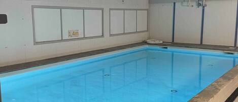 Lämmitetty uima-allas