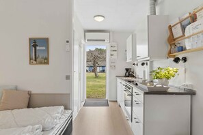 1 bedroom, iron/ironing board, free WiFi