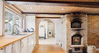 🐴 Country stay in cosy farmhouse with horses