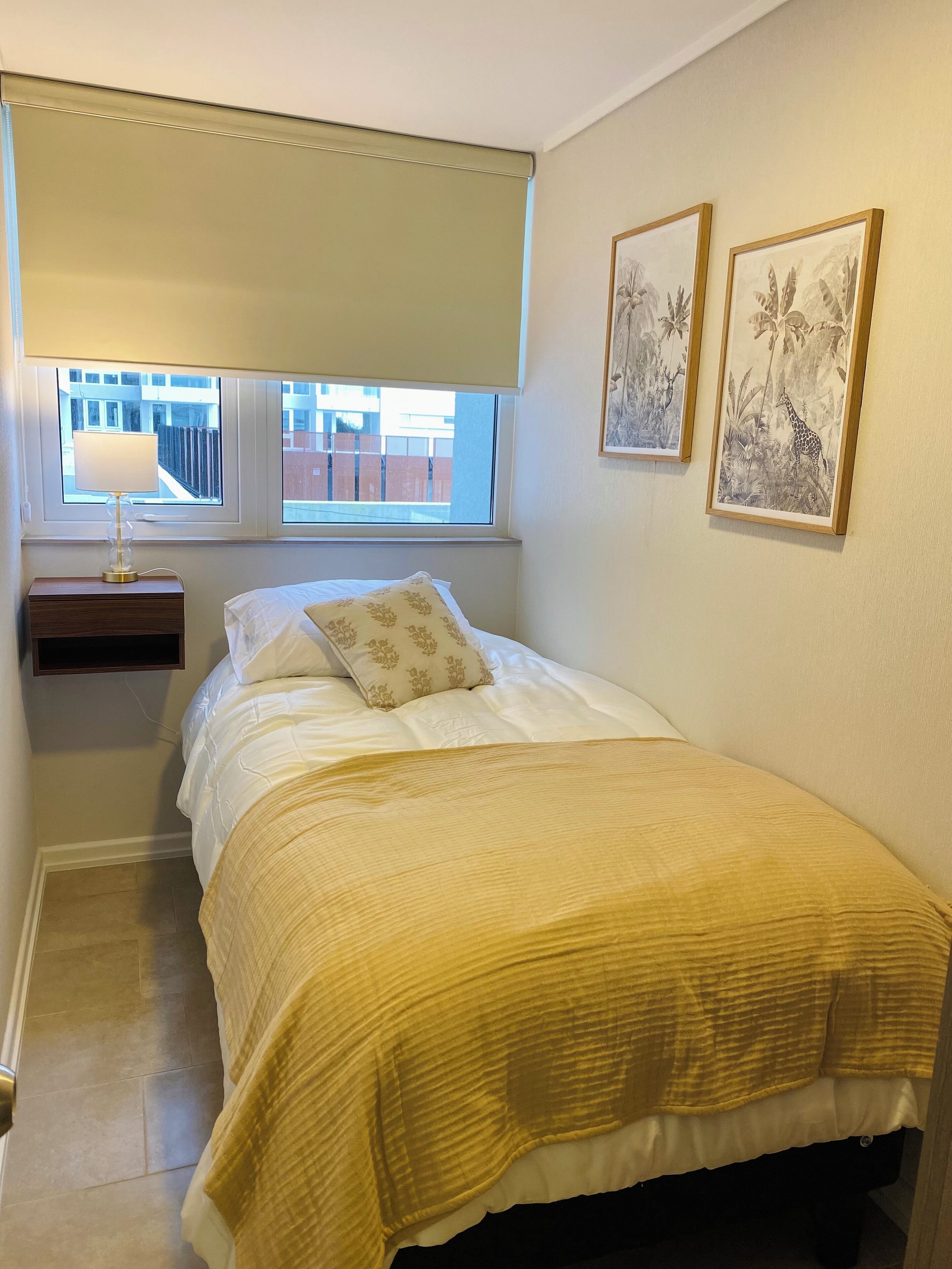 2 habitaciones, tabla de planchar con plancha, internet y ropa de cama 