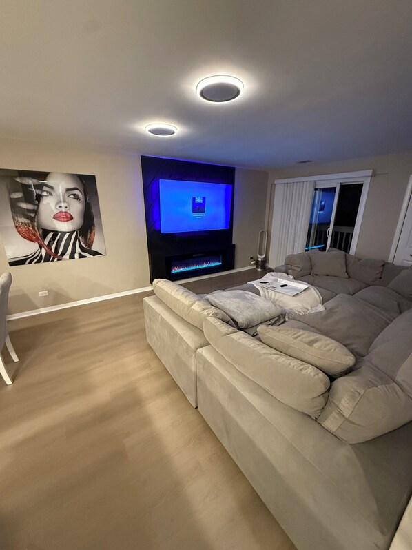 TV, fireplace