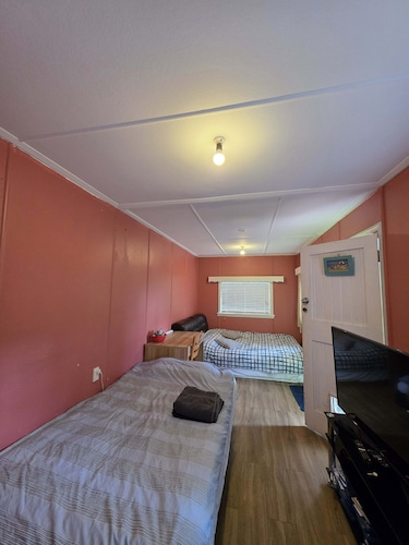 Lifestyle farm stay retreat near CBD