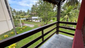 Family Bungalow, 2 Bedrooms, Garden View | Lanai